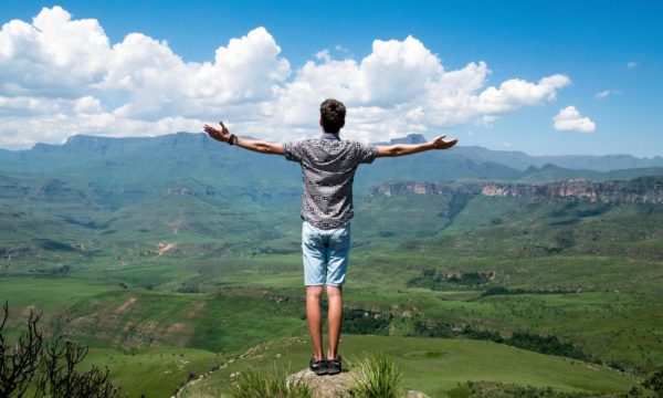 SightlineM's tweet photo. If we are to understand who Jesus is, we must understand the meaning of His miracles. Did He really heal people and raise them from the dead? Why does it matter? Read the latest #apologetics blog: https://t.co/JQLuWBYm11 #ReadEvidence https://t.co/QBPV4bDuFd