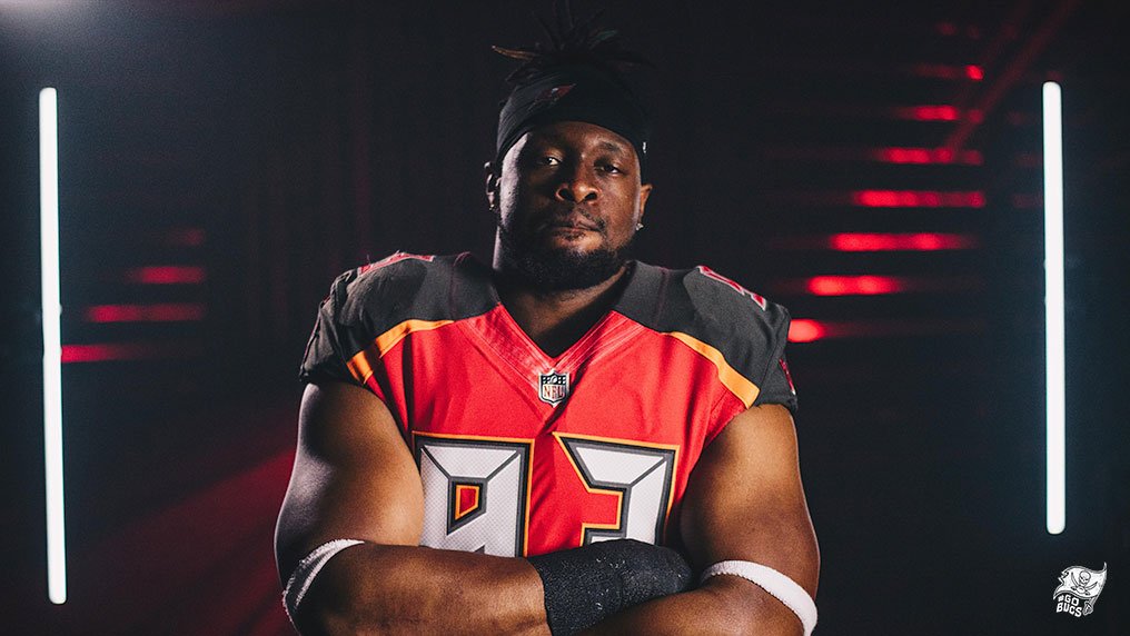 Buccaneers's tweet photo. A little behind-the-scenes action from our latest shoot. 🎥🎬🔥

#GoBucs☠️ https://t.co/iWNrZneBZt