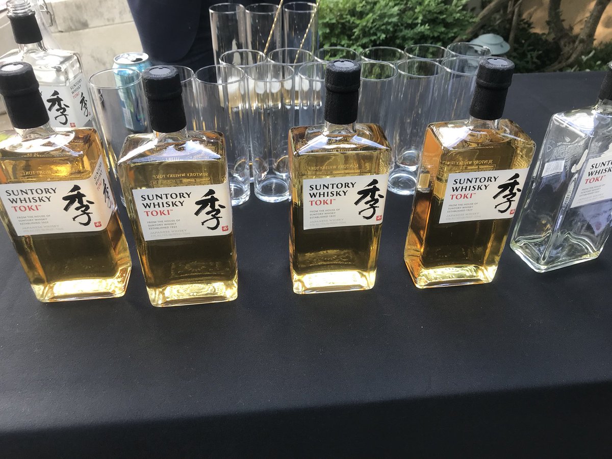 likeriz2's tweet photo. #PAROseal, the therapeutic robot, and @SuntoryWhisky were on hand at @MeridianIntl’s cultural program on #Japan #DiplomacyForum https://t.co/uZk6Wyc4FI