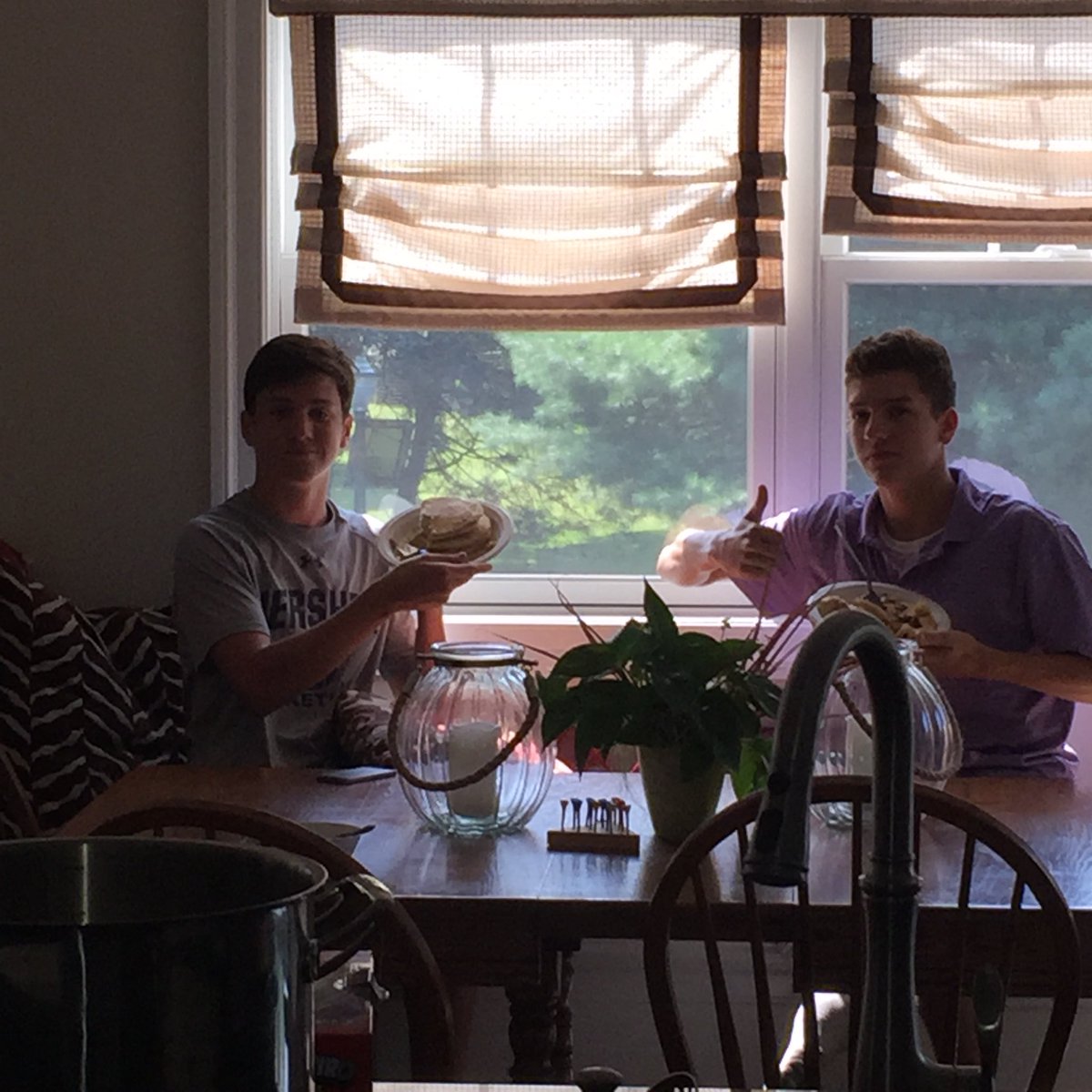 bpaint11's tweet photo. Happy birthday @LukeHedrick3! Can’t wait for the comeback next year #mafriends5ever #ldsucks https://t.co/GjRm72C00z