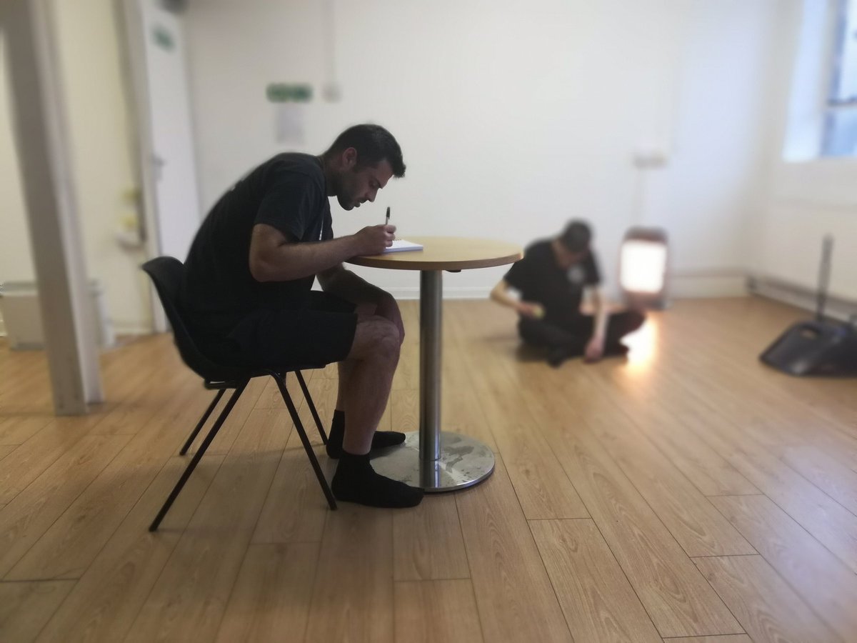 StandByMethod's tweet photo. This pic is the start of a very powerful #scene between @ElizabethJade00 @Razzahtfc89 and Jonathan.
These guys were emotionally challenged/stretched in their #acting training this evening.
Well done!
Louise
#affectivememory #actingclass #actorslife https://t.co/b7kkL71Lmp