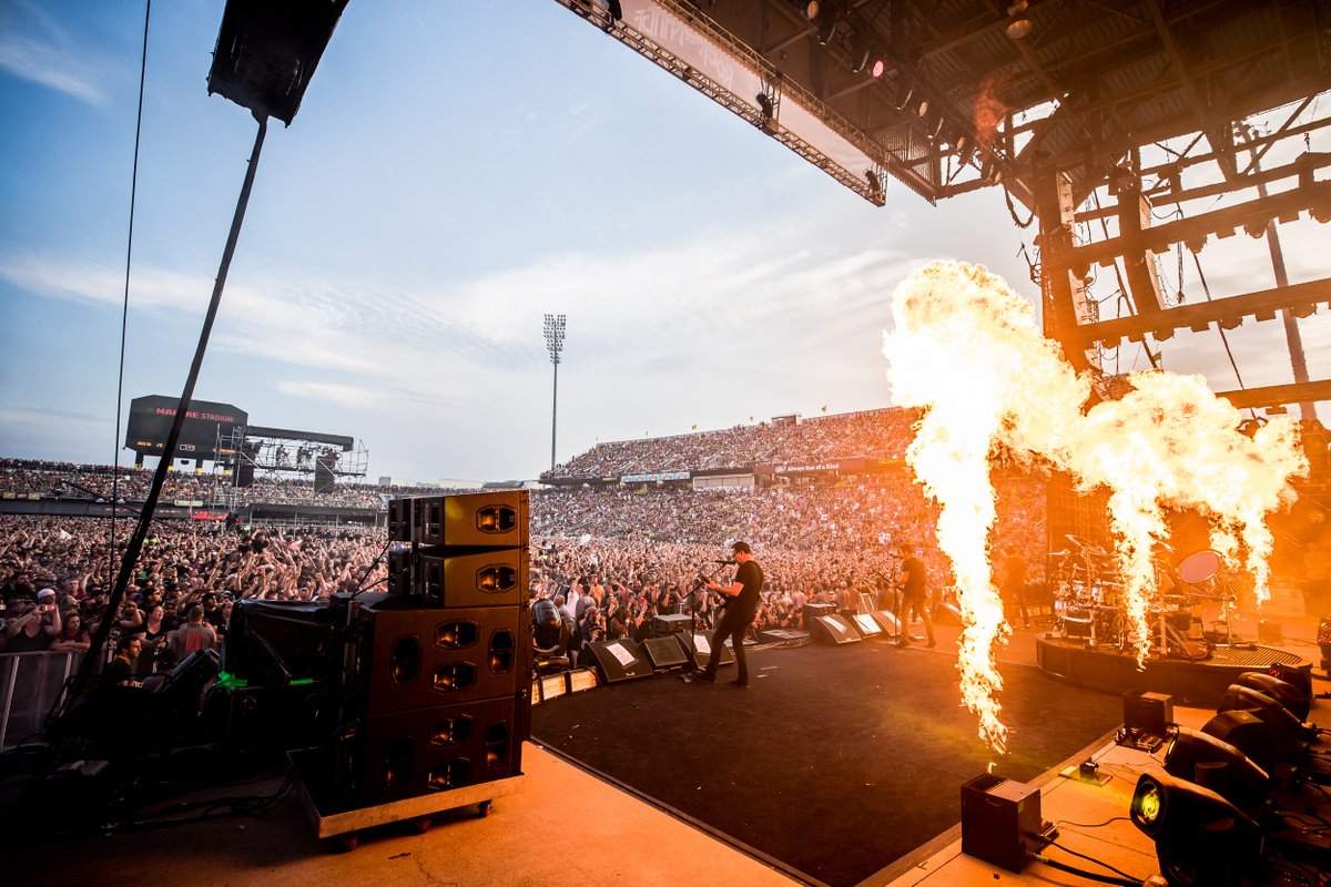 rockontherange's tweet photo. .@Godsmack brought the heat to #RockOnTheRange π₯ #RangeRewind
π· @Stvthrasher https://t.co/sNsmWHxEoH