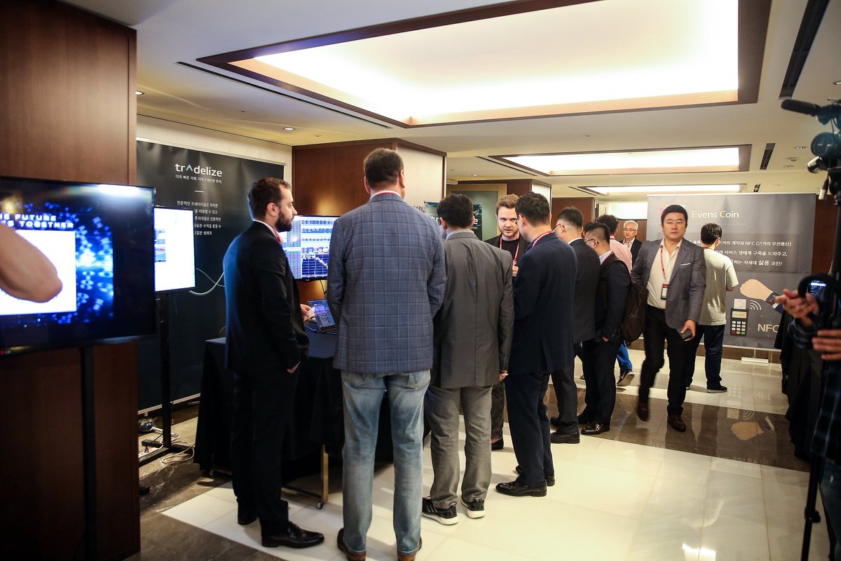 DConferenceIO's tweet photo. Crypto Forum Participants engaging and networking at exhibition booth organized by @HotcoinAI! #CryptoForum #Hotcoin https://t.co/hwHk5RpmPw