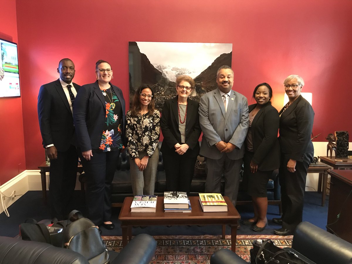 LisaFischman1's tweet photo. Thank you @DonaldPayneJr for taking the time to meet with us! @NPSvoices @montclairstateu  @NPSvoices @TeachNewark @Koolbeck  @MSUCEHS 
@MSUTEAC @MSUTEAC @nmutr @rasjbaraka #AACTEWW18 https://t.co/WK6bqgp6df