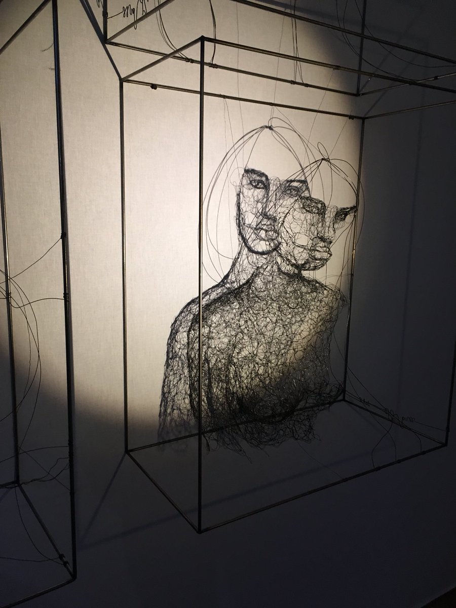 NDPL13's tweet image. Coup de cœur !
Myriam Louvel
Dessin au fil de fer noirci plein de finesse, de légèreté et de profondeur #sculpture #dessin #fildefer #visage  #ombre #lumière 

@myriamlouvel 
@SMARTAIX @aixmaville @IGersFrance