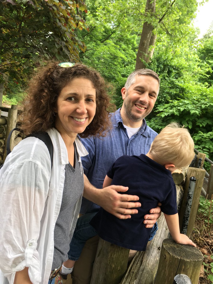 DrLindaDykes's tweet photo. Lovely afternoon at @BronxZoo with @romduck & @ChickLitDuck sadly brings to a close my post-#EMSPro holiday. Now at JFK airport in the longest queue for security I’ve ever seen 😳 https://t.co/ahNRqzg8hF