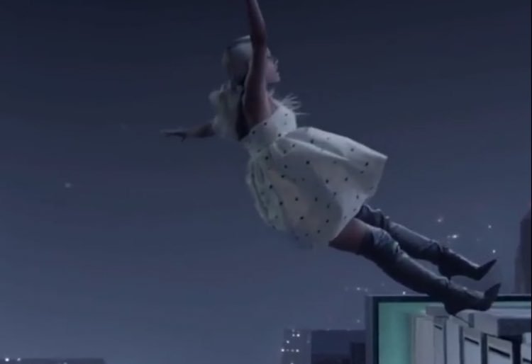 WeFocusOnYouAri's tweet photo. @ArianaGrande "two weeks til sweetener"
me: https://t.co/HX5fx0hdMa