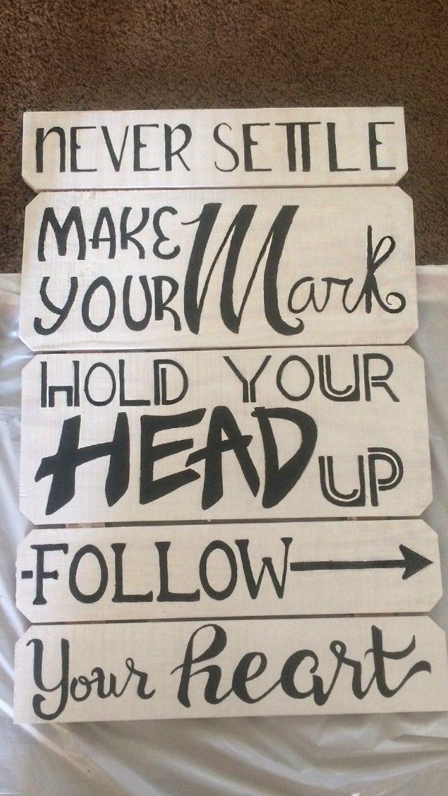 Lunnin_'s tweet image. No stencils, or rulers. Just a girl and a brush and a good set of lyrics. #nothingmore #fadeinfadeout