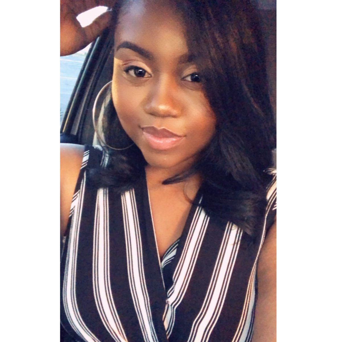 aliyah_mj's tweet photo. When you’re #DazzledbyDani , you start feeling yourself.💁🏾‍♀️ #throwbackWED #yessssHair  @xoxodanisha https://t.co/lengl50AQK