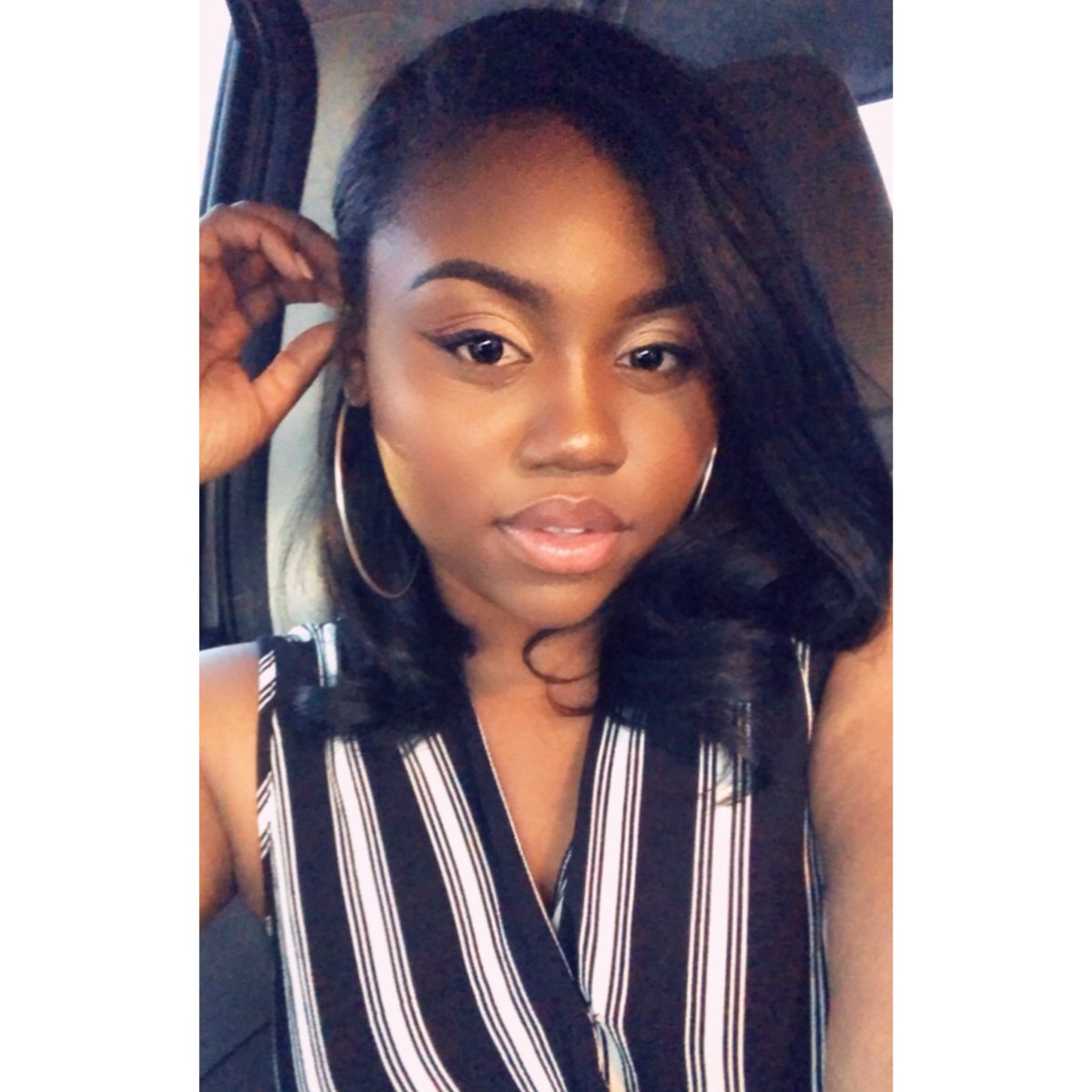 aliyah_mj's tweet photo. When you’re #DazzledbyDani , you start feeling yourself.💁🏾‍♀️ #throwbackWED #yessssHair  @xoxodanisha https://t.co/lengl50AQK
