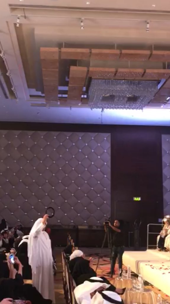 Bshayrii_'s tweet photo. العام مثل هذا اليوم 
يوم ابوي رفع لي عقاله💔 اللهم ارحم ابي https://t.co/m6QZdBbds6