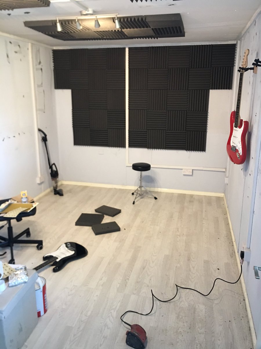BRAND NEW PRODUCTION ROOM COMING TO THE BAND HUB. Today we stripped the walls and started to put up the sound proofing. Need a room to mix, record and produce? GET IN TOUCH! #thebandhub #suttoncoldfield #recordingstudio #rehearsalrooms #productionroom