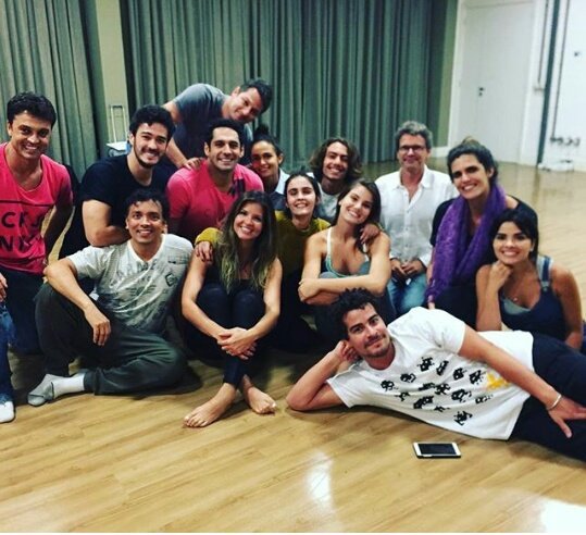 PlanetaQueiroz's tweet photo. Há exatamente #01Ano estreava na 📺 o novelão das 19:00 #PegaPega com a ilustre atriz @Camiqueirozreal e grande elenco https://t.co/4d9BAWnGdO