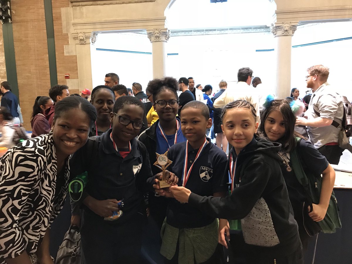 Congratulations to the MSTA 7th grade team for winning the 1st Annual District 12 Science Fair at the Bronx Zoo! I am so proud of your hard work and commitment! @CSD12Bronx @AP_MSTA @MSTA1PC