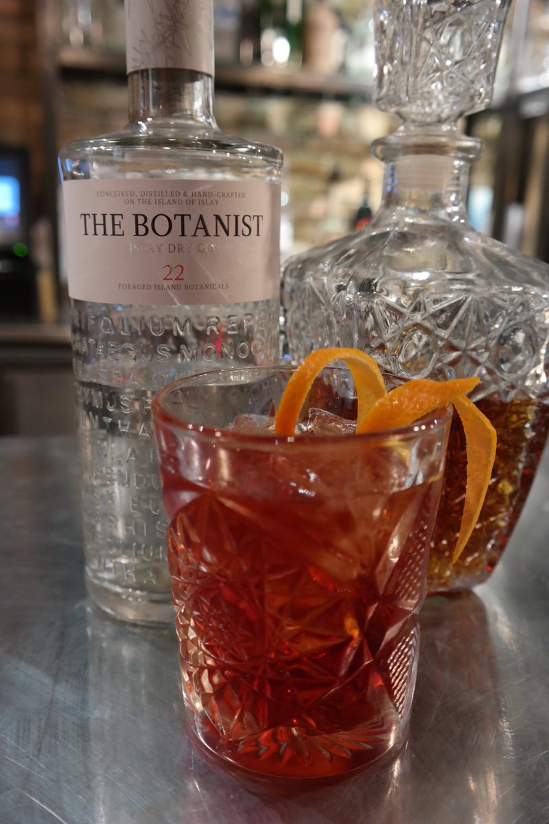 JonesShoreditch's tweet photo. Happy Negroni Week! 😃
I've never needed an excuse to cerebrate with a negroni 😃 Hope you have a fabulous evening!
@thebotanistgin @campari and our own blend of Italian bitters & vermouths. Yum! 😃
#negroniweek #negroniweek2018 #gin #campari #eastlondon https://t.co/s8TDUIl5J6