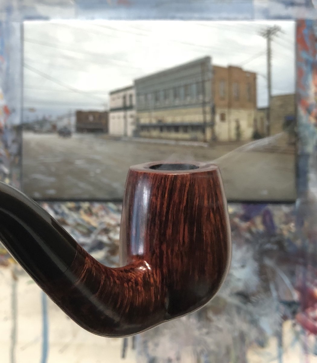 RodPenner's tweet image. Contemplatively puffing and painting...
#martelopipes #artisanpipes #painting #wip