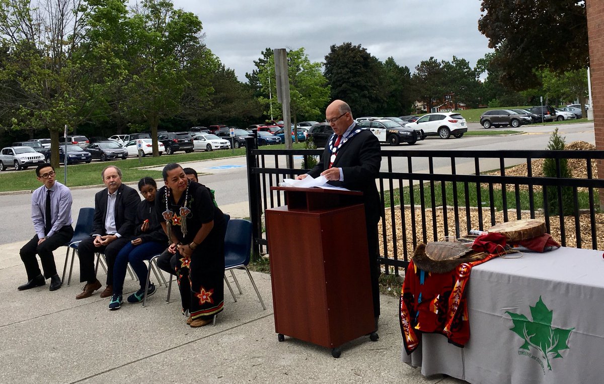 bucknleaf's tweet image. Partnering with @HumberviewGTAC to continue the work of #reconciliation with @mncfn @PeelSchools by dedicating our #FirstNations #Garden @HumberviewSS @Caledon_Mayor @StanCameron