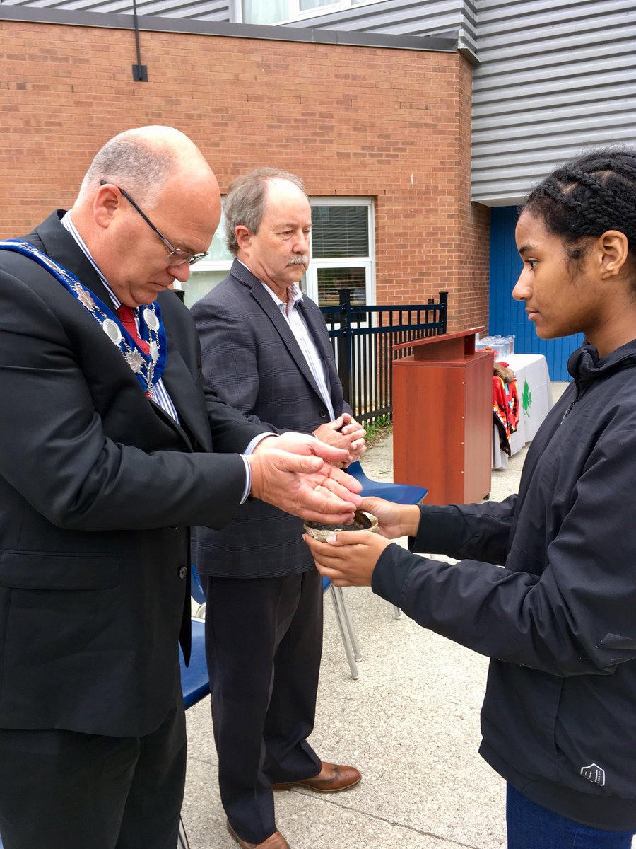 bucknleaf's tweet image. Partnering with @HumberviewGTAC to continue the work of #reconciliation with @mncfn @PeelSchools by dedicating our #FirstNations #Garden @HumberviewSS @Caledon_Mayor @StanCameron