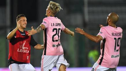 soloPALERMO's tweet photo. E intanto #NinoLaGumina non sbaglia un goal.

#ForzaPalermoSempre #VenPal https://t.co/jvH05HGkH3