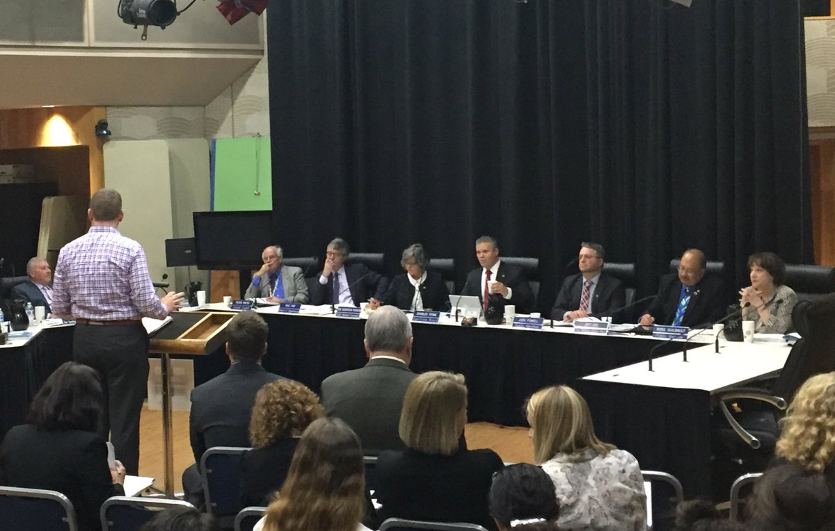 SamTrans's tweet photo. Lots of speakers on #GetUsMoving item. https://t.co/5phxEGrf9r