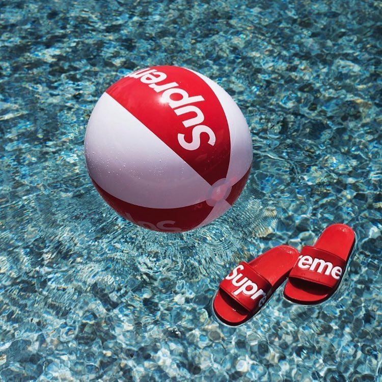 Supreme__LA's tweet photo. It's Summer ☀️ Who's excited?

#supreme #supremela #supremenyc #supreme4sale #supremeclothing #supreme4sale #supremeresell  #SS18 https://t.co/9d81VEx6Oe