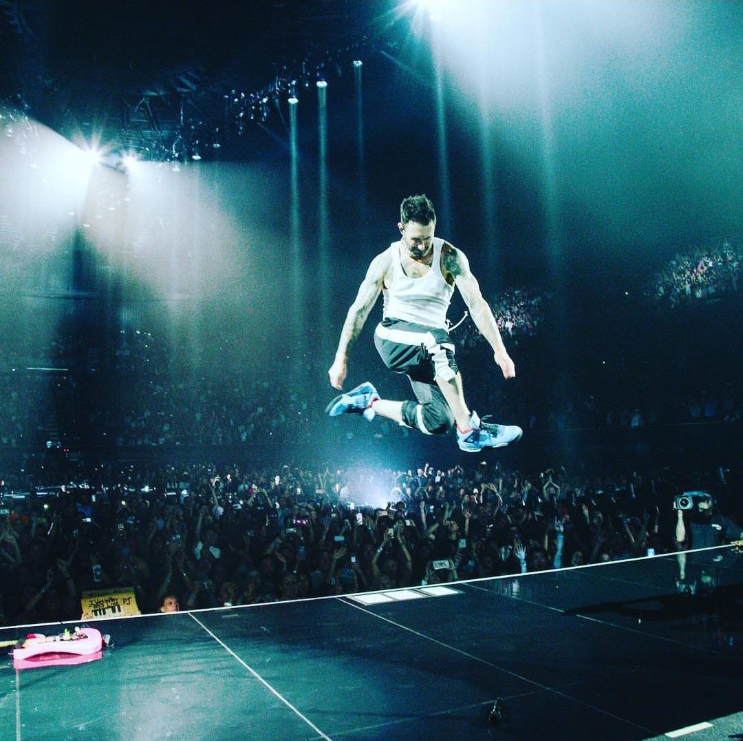 adamlevine's tweet photo. Adrenaline greatly improves my vertical leaping abilities. #REDPILLBLUESTOUR https://t.co/T17lX9OqXO