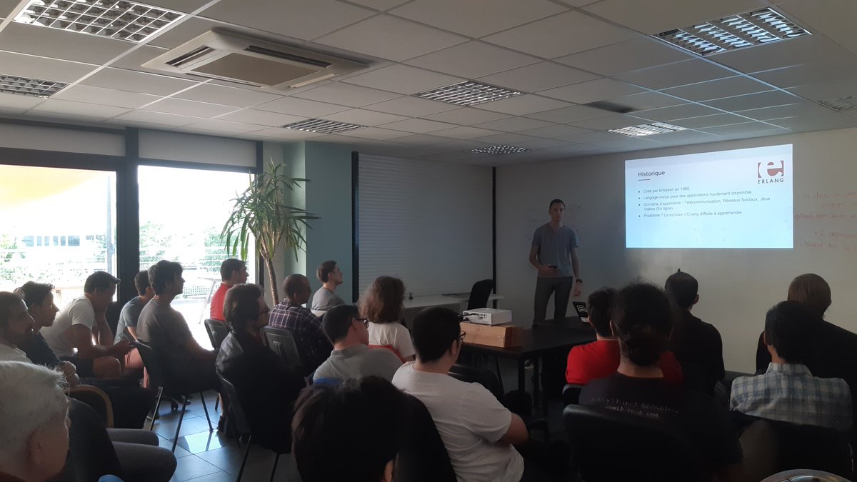 fp_montpellier's tweet photo. Le deuxième talk de la soirée nous a été présenté par Benjamin Pospiech : Voyage en terre inconnue avec #Elixir, un langage de programmation Fonctionnelle, Concurrente &amp; Orientée processus. https://t.co/P8KzHp7ixg