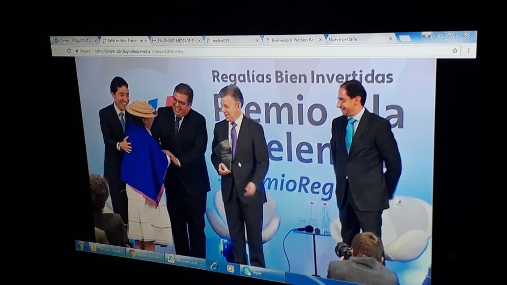 constanzaalarc's tweet photo. Que orgullo por la @FundacionAlpina !!!! Ganamos en la categoría de Integración Regional #PremioRegalias . Felicidad total!!! https://t.co/4NTnaCDtgo