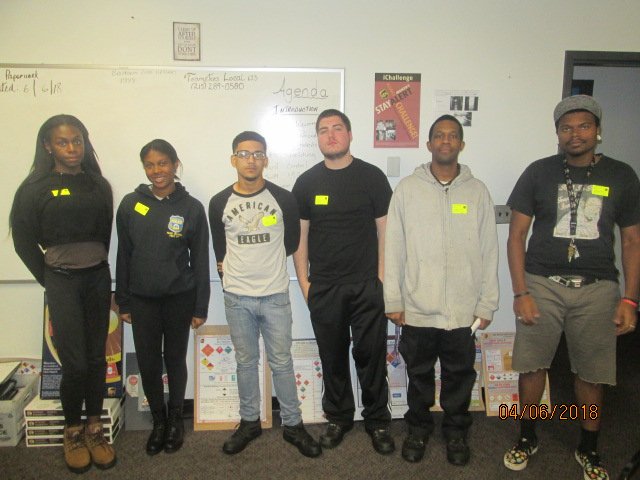 Welcome aboard Day Hub new hires! Welcome to the UPS team!