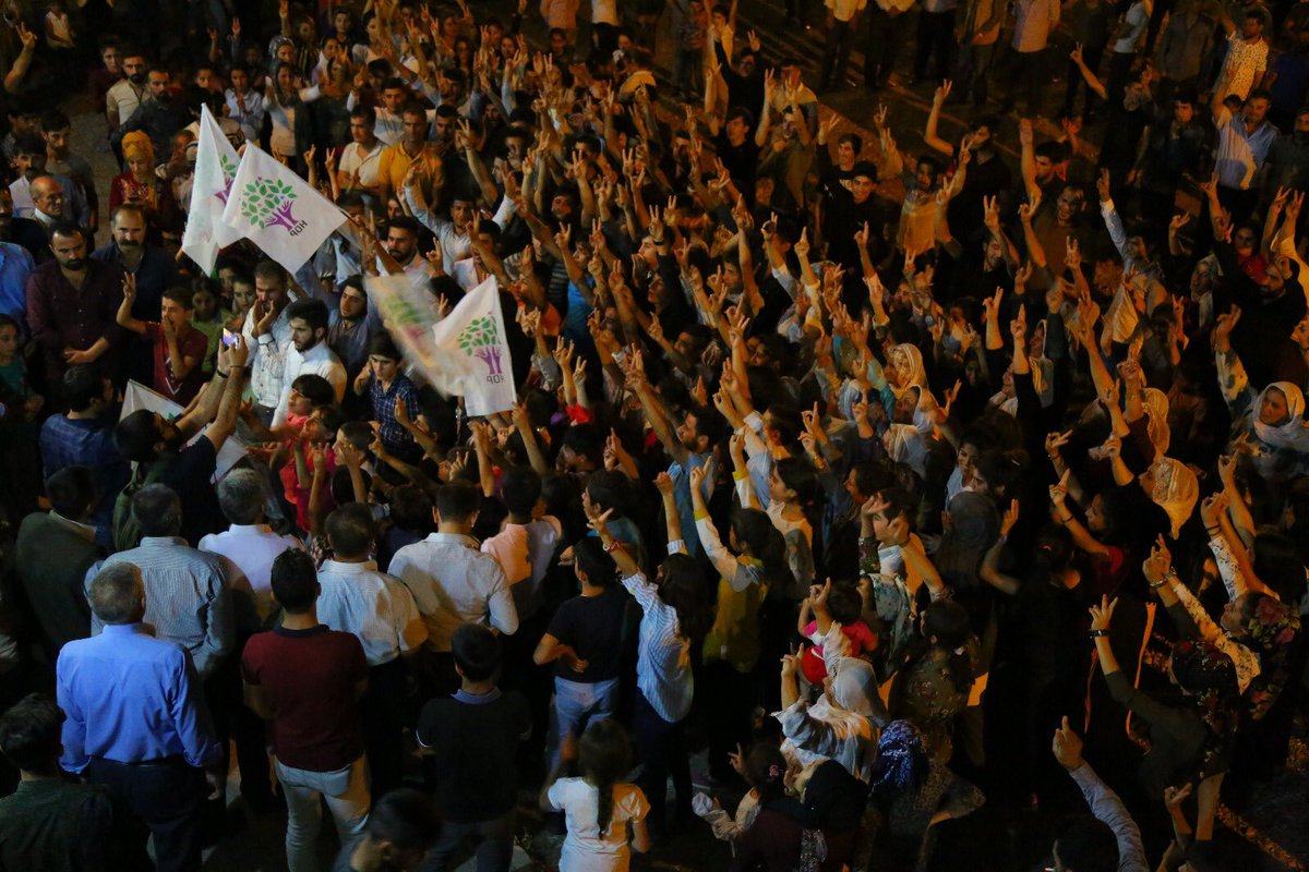 demsirnak's tweet photo. Va ye Botan, Warê Pêşengên Doza Bilind. Ji dîmenen bûroya hilbijartîne â #slopya https://t.co/2chMBkLiq1