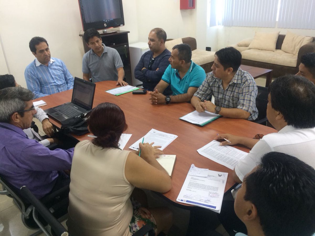 SucumbiosCJ's tweet photo. 🔵 AHORA | #MesaDeJusticia de #Sucumbíos analiza entre otros temas: el proceso de chatarrización de los autos, motos y accesorios, que se encuentran en los patios de retención vehicular de la #PolicíaJudicial. https://t.co/R7JgUQcnfh