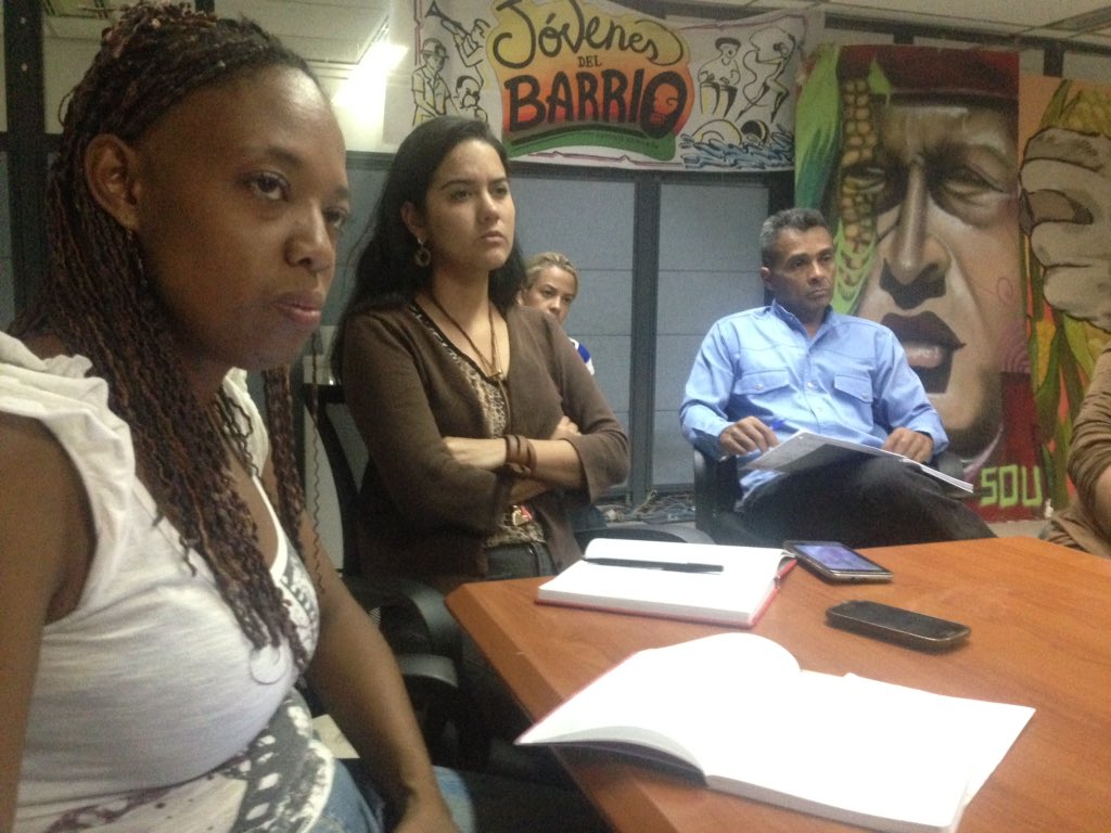 JovenDelBarrio's tweet photo. Ahora || Continúa el Consejo Extraordinario de Directores (as) de la Fundación Jóvenes del Barrio, aportando ideas y conocimientos. 

Consejos consultivos y decisiones en todos los niveles.

!Vamos por más! https://t.co/H0xBxaghGd