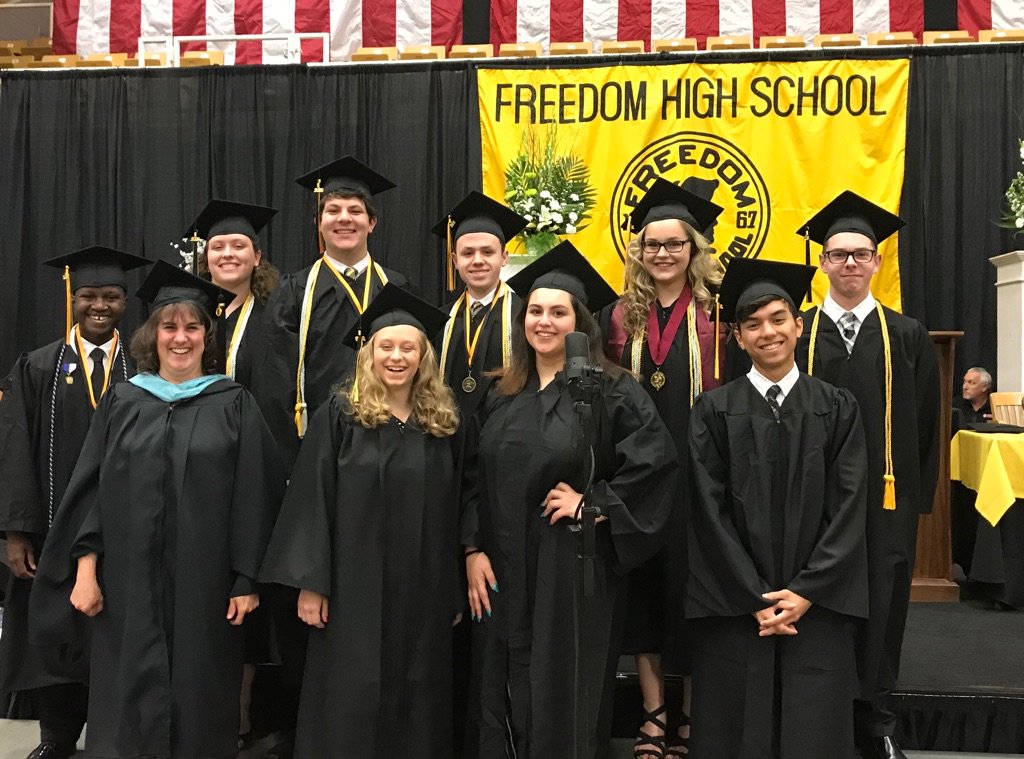 fhschoir405's tweet photo. Congratulations to our seniors! We will miss you! Let Freedom Sing in your hearts Forever🎶 https://t.co/tfYFi6R0eN