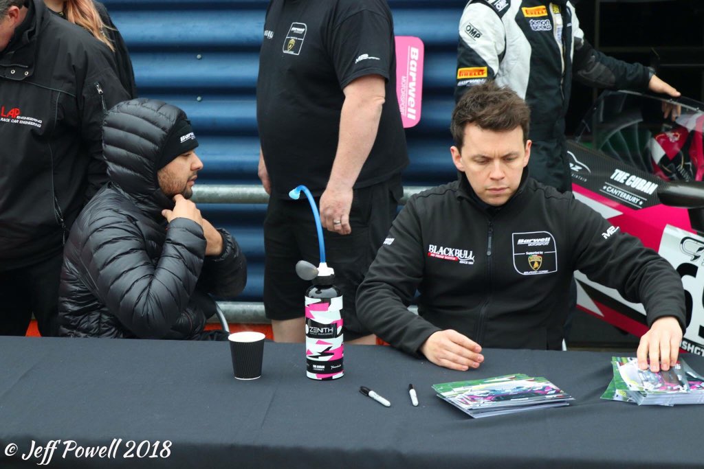 _Jeff_Powell's tweet photo. @BritishGT @RockinghamUK 29 April 2018 #69 @LamborghiniSC Huracan, @BarwellMotorSpt @BlackBullWhisky, @jonny_cocker & Sam De Haan ©Jeff Powell #JonnyCocker #SamDeHaan #BarwellMotorsport #Lamborghini #Huracan #BritishGT #Rockingham #BlackBullWhiskey https://t.co/ghtXRWTcGv