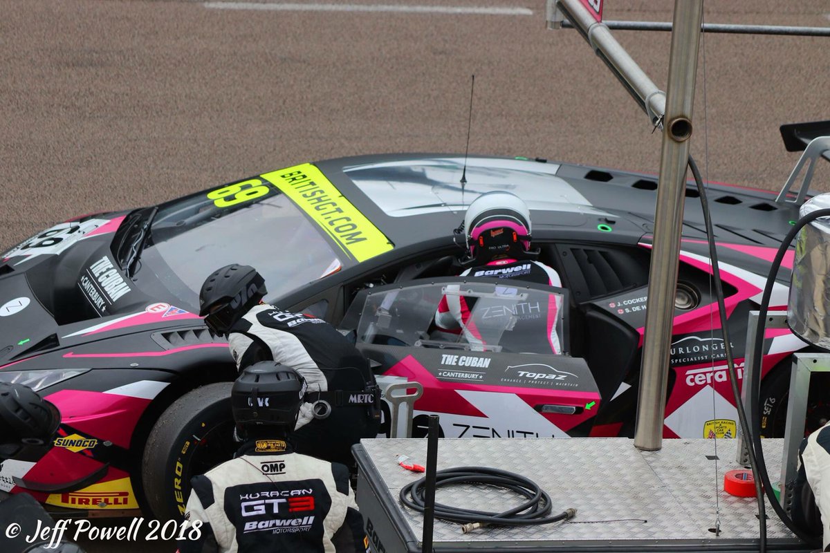 _Jeff_Powell's tweet photo. @BritishGT @RockinghamUK 29 April 2018 #69 @LamborghiniSC Huracan, @BarwellMotorSpt @BlackBullWhisky, @jonny_cocker & Sam De Haan ©Jeff Powell #JonnyCocker #SamDeHaan #BarwellMotorsport #Lamborghini #Huracan #BritishGT #Rockingham #BlackBullWhiskey https://t.co/Bj8Egt4FgS