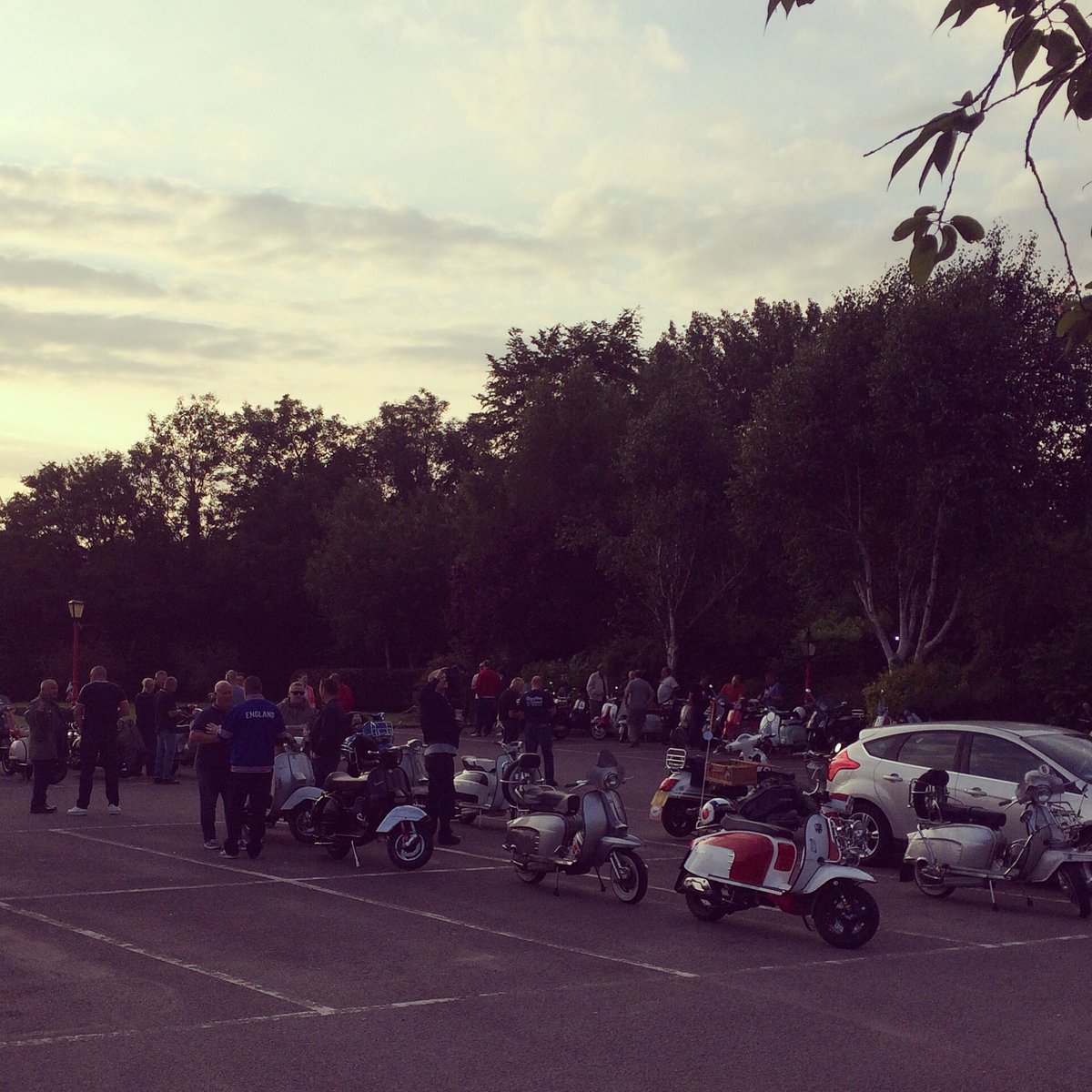 Those gorgeous mid-week ride outs are back! 50+ scooters through the country side for some laughs, ale &amp; chat. #scooterist #scooterclub #gsc