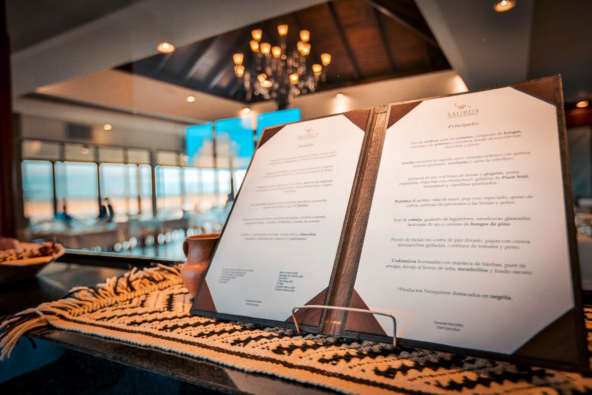SchroederWines's tweet photo. #SaurusRestaurant
La atractiva estética del restaurant se complementa a la perfección con la increíble vista de los viñedos. Una atmósfera refinada resalta la simplicidad y variedad de los platos elaborados con ingredientes regionales https://t.co/mizUM5BewU