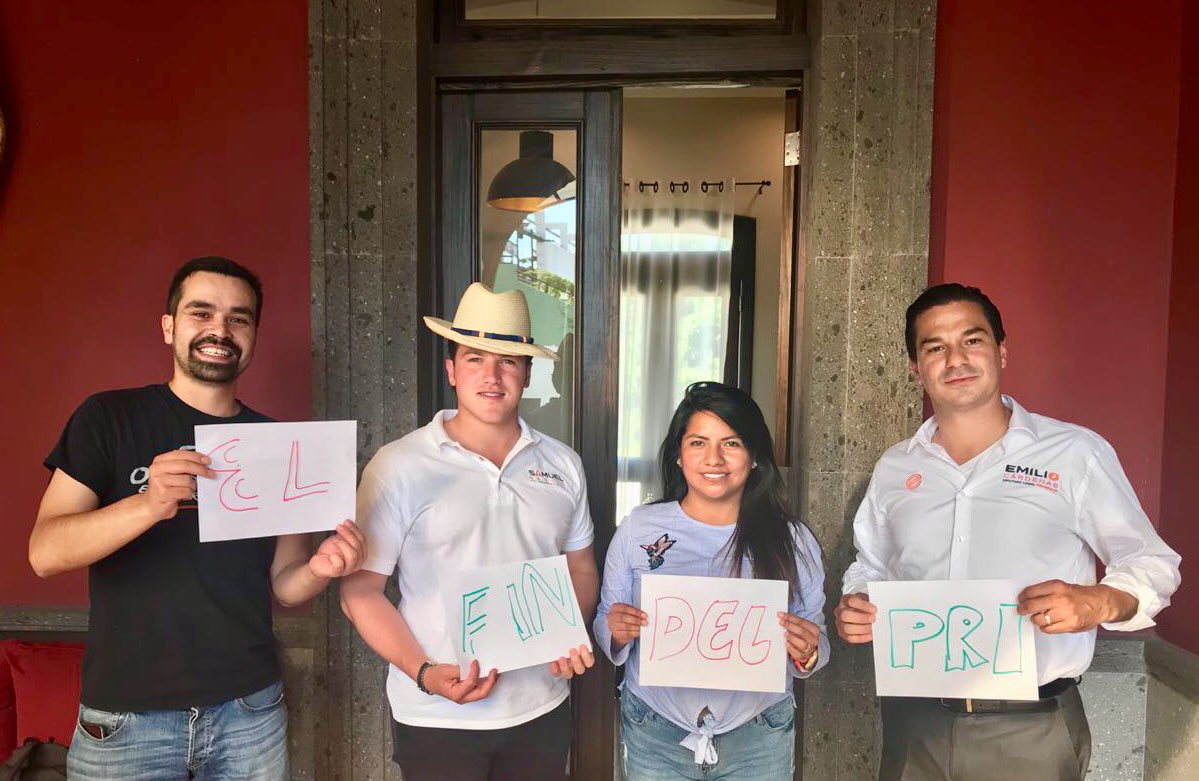 AlvarezMaynez's tweet photo. ¿Qué opinamos de la encuesta de El Norte que pone a Samuel García empatado con el PAN y el PRI en Nuevo León?
Dos cosas:
1. Se viene #ElFinDelPRI
2. #ElNuevoLeón =) https://t.co/5Mw1EMbQ9Q