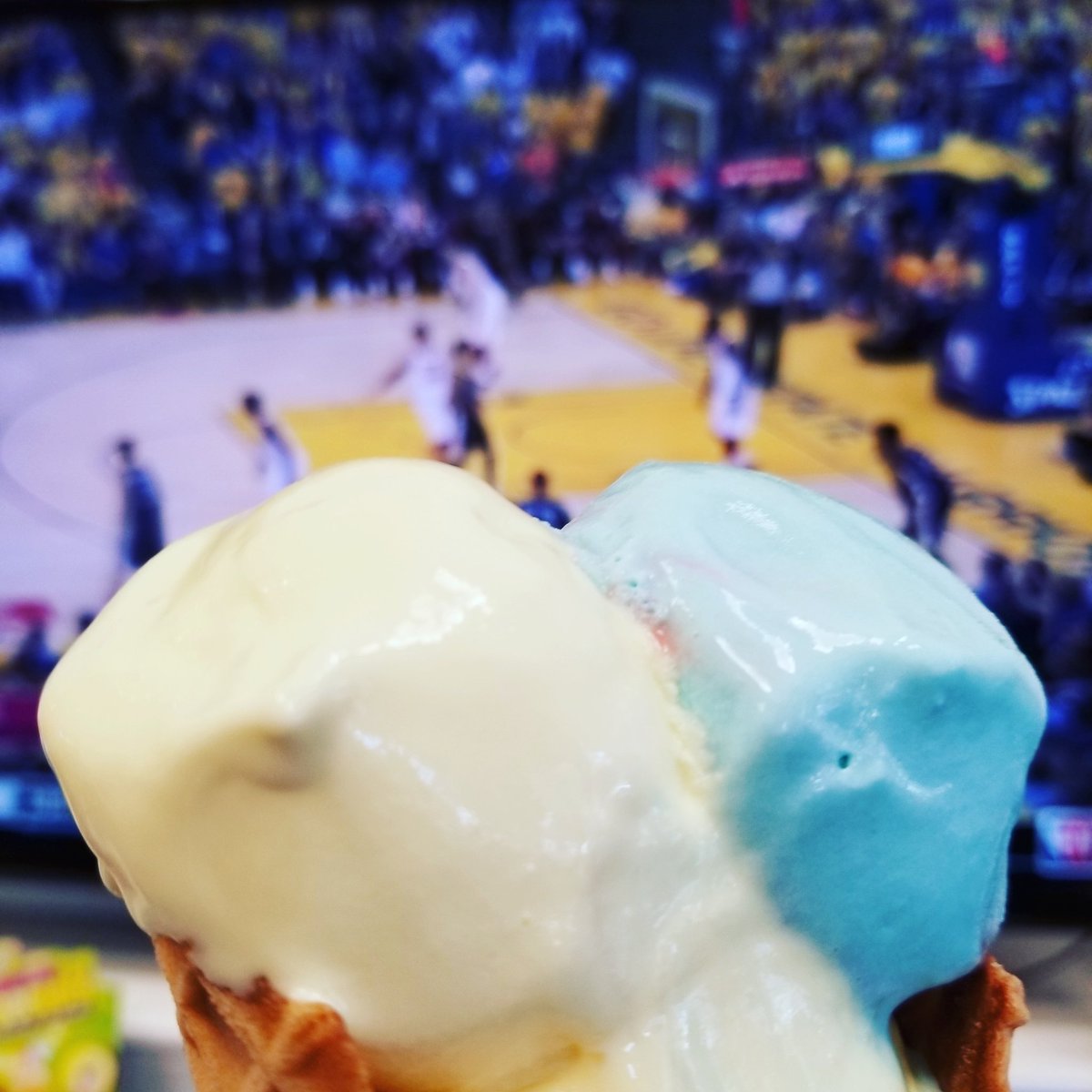 loardsofconcord's tweet photo. Let's go Warriors! 🏀Game 3 is tonight. Do you have your ice cream 🍦since we will bring the heat? 🔥
Mention this post for 10% off your order. 
Pictured flavors: Bubble Gum 🍬 with Lemmon Chiffon🍋 https://t.co/6Z8nOjO4kc