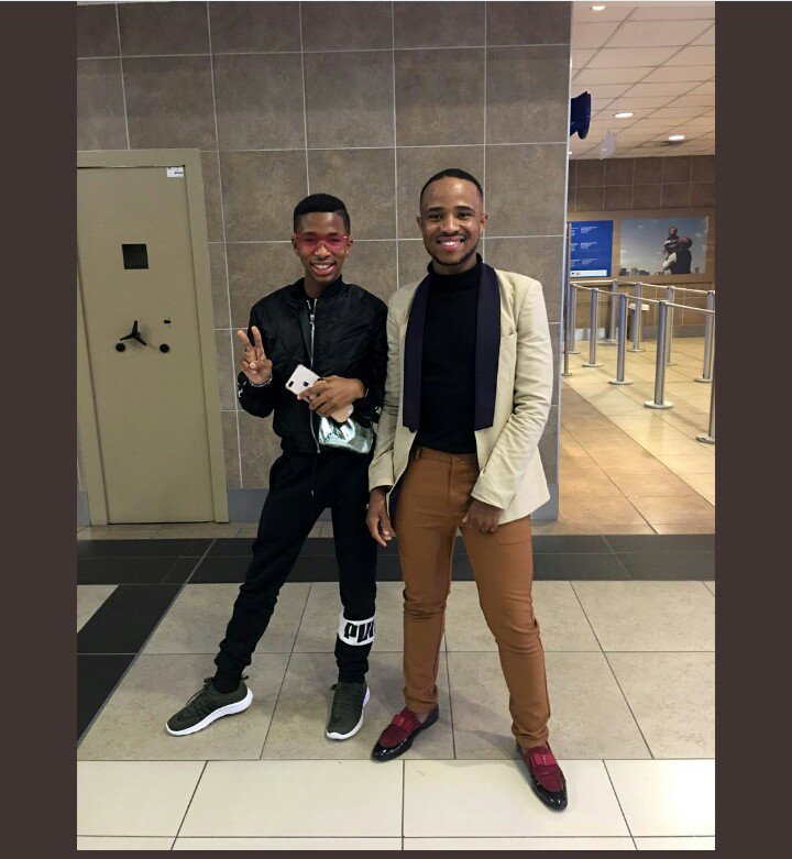 NoxoloNgubane10's tweet photo. #BlockInnocent
#BlockLasizwe
Ngeke ngizwe ngaaniiiii,y'all are just too bitter nj ,these two are awesome human beings who always lifts our spirits with great laughter.
๐
Nidlala ukuba muncu nj ,block them and let's see how is it gonna affect their salary https://t.co/MP5DLepsVd