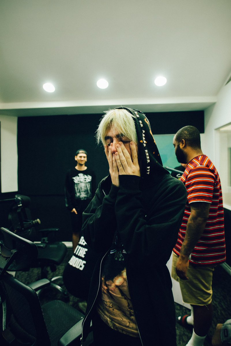 Buygore's tweet photo. BTS photos from Sunday Brunch at @dash_radio #BuygoreRadio

📷: @edenskiz https://t.co/FAhhakaGqZ