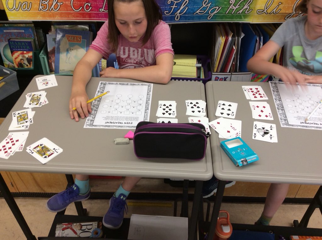DebDunham16's tweet photo. Students worked cooperatively today to solve challenging math puzzles! 
#teamwork
#mathreallyisfun https://t.co/gwZBYbTUAx