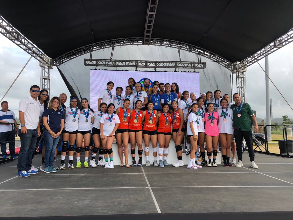 SamuelRiveraBa3's tweet photo. #JuegosDePuertoRico2018
#Premiaciones
#VolleyballFemeninoU16
#DRD
#SR https://t.co/ETLDLtD3Hc