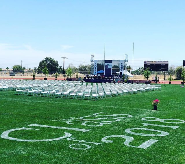 Class of 2018!!!! Tonight is your night! Enjoy! Every! Little! Memory! #knightsdoitright #classof2018 🎓
