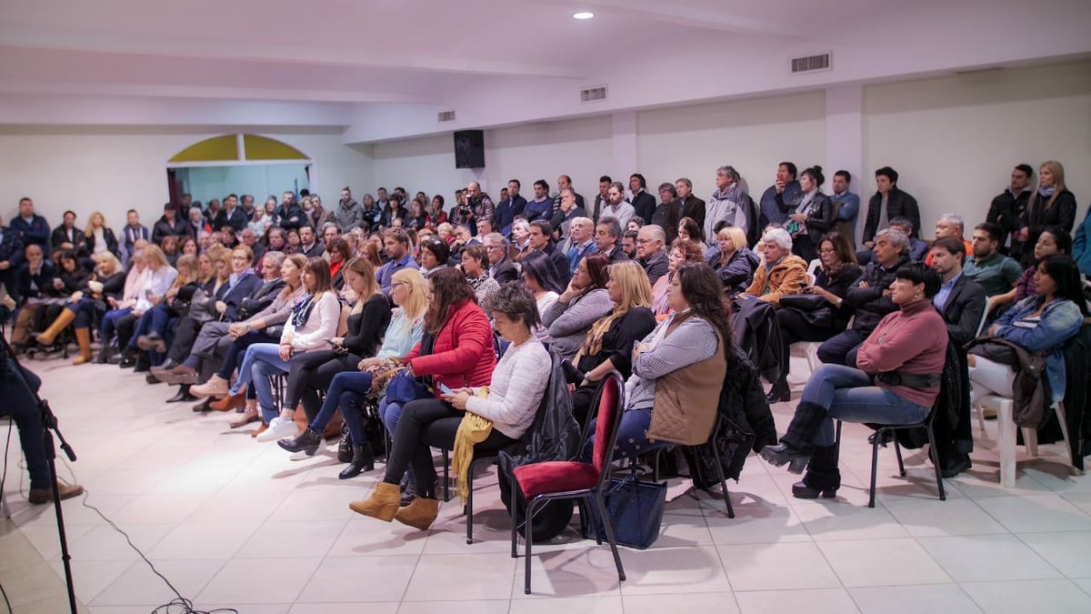 Junto con <a href="/gustavoposse/">Gustavo Posse</a> <a href="/jorgemacri/">Jorge Macri</a> <a href="/dievalen/">Diego Valenzuela</a> y @rosefucello compartiendo nuestras experiencias de gestión en un nuevo encuentro de la #EscuelaDeDirigentes en #SanIsidro