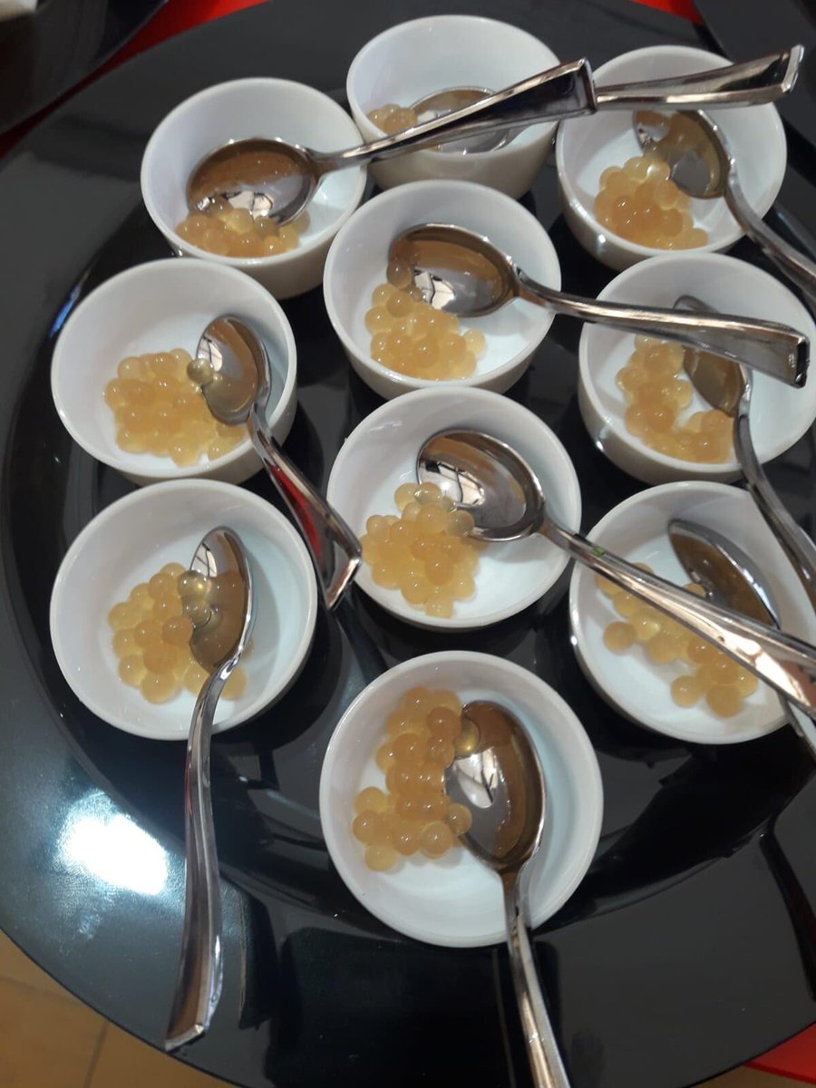 Honorio_Cordoba's tweet photo. EL #VINO DO #MONTILLA-MORILES YA SE PUEDE #COMER 😳
Tras la Alianza entre @vinosdomm &amp; @Desferas_ , hemos presentado esta #INNOVACION en @vinoblejerez !!! 
QUÉ OS PARECE ? 🤔
Hicimos 3 Catas: Cata de Vino, Cata Esferas de Vino y Cata Maridaje de Esferas aplicadas a #Gastronomia https://t.co/zQa4z8kqgK