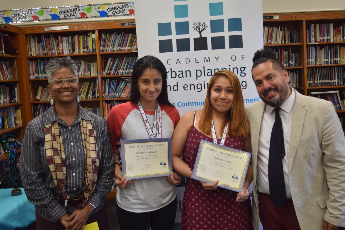 aupebrooklyn's tweet photo. Our Class of 2018 Valedictorian and Salutatorian at our annual Senior Awards dinner. #dynamicduo #aupefirst https://t.co/6cfLRMrKuP