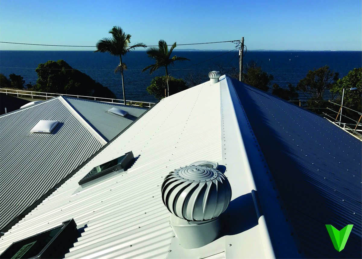 VantagePointQLD's tweet image. This Colorbond 'Surfmist' roof we did is definitely getting some surf mist!

#Colorbond #surfmist #roofreplacement #newroof #roofingbrisbane #roofingqueensland #metalroofingspecialists #vantagepointroofing #vpr