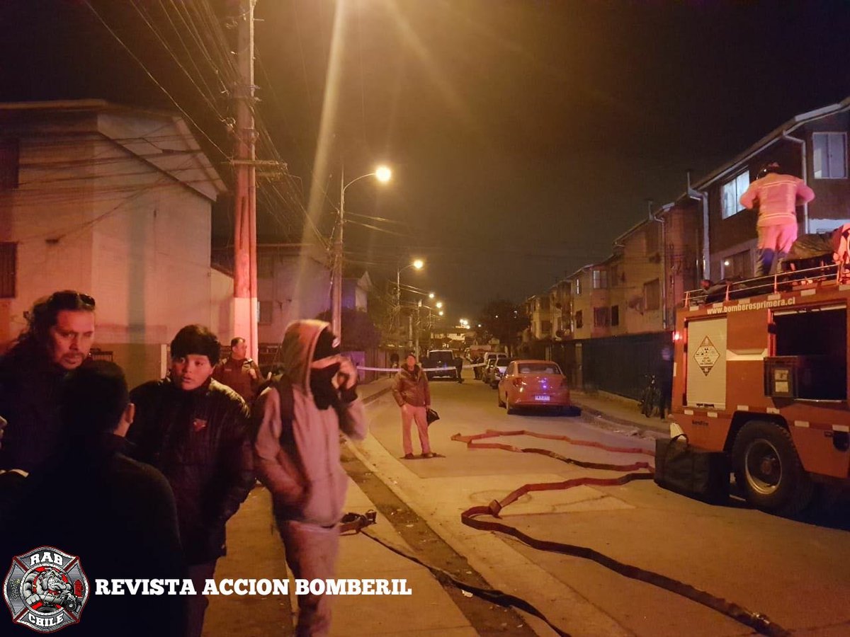 RABCHILE's tweet photo. Bomberos San Fernando

Ahora #RAB11 se encuentra en 10-5 (Emergencia con Materiales Peligrosos) en Villa Alborada, Block 8. 

Se trata de persona con ingesto de Cianuro.

Unidades: B-1 H-1 HX-1

RT: @Bomba_LoMiranda

#RAB 
#REVISTAACCIÓNBOMBERIL #BOMBEROSDECHILE https://t.co/XfweUKCZ62