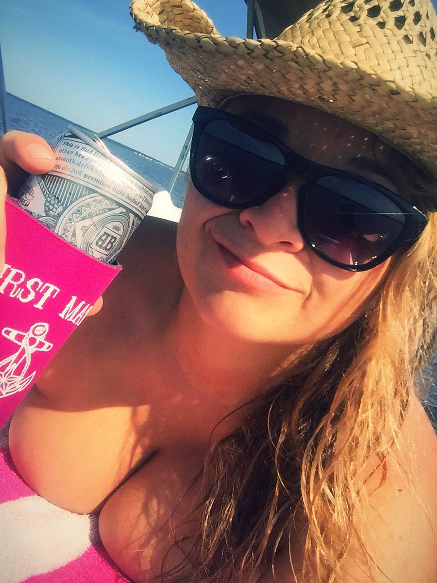 acooper1125's tweet photo. Just a day on the lake https://t.co/TEi3qWo3Wb